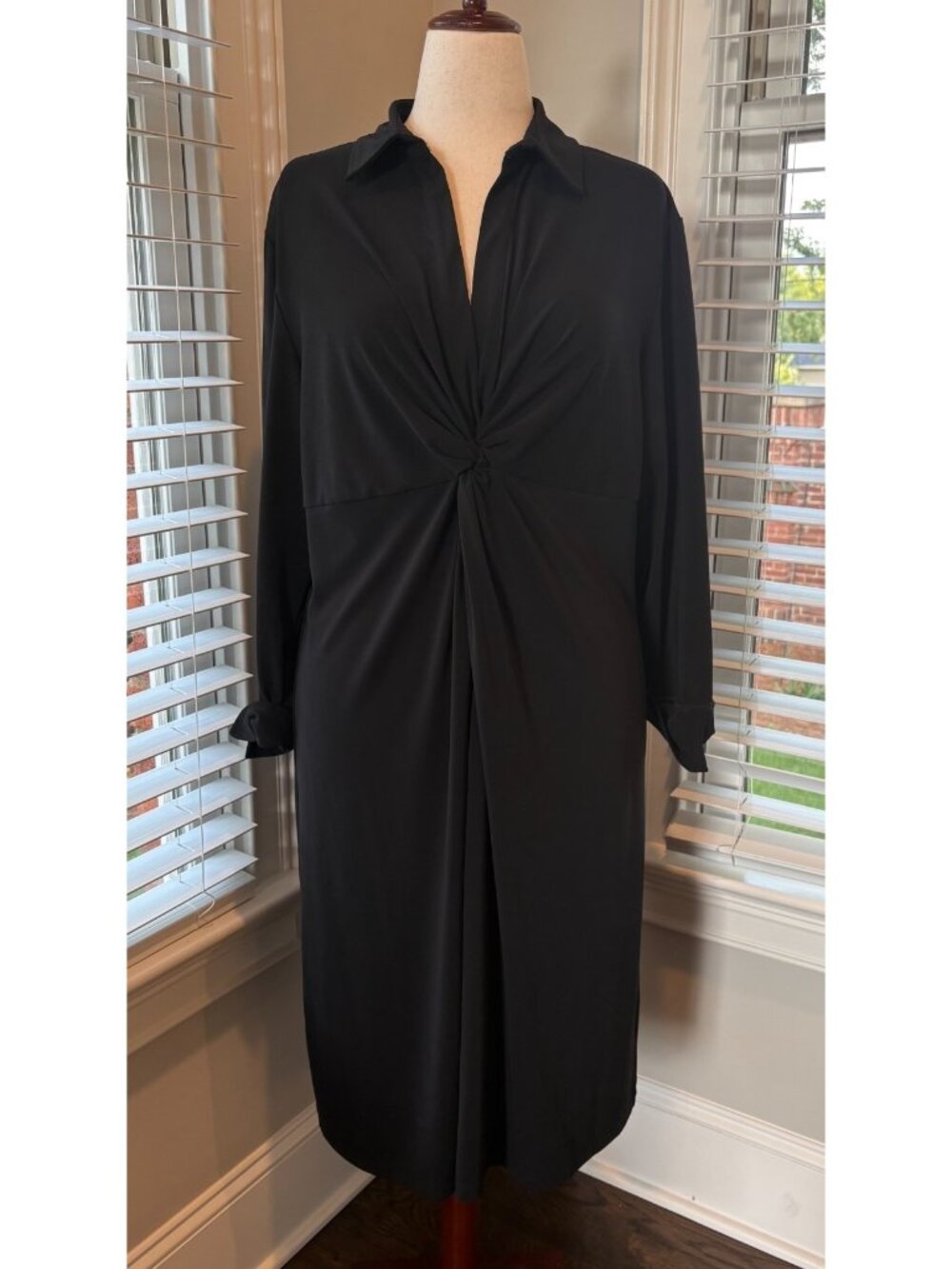 TravelSmith Size XL Black Packable V-Neck Front Twist Polyester Dress Travel